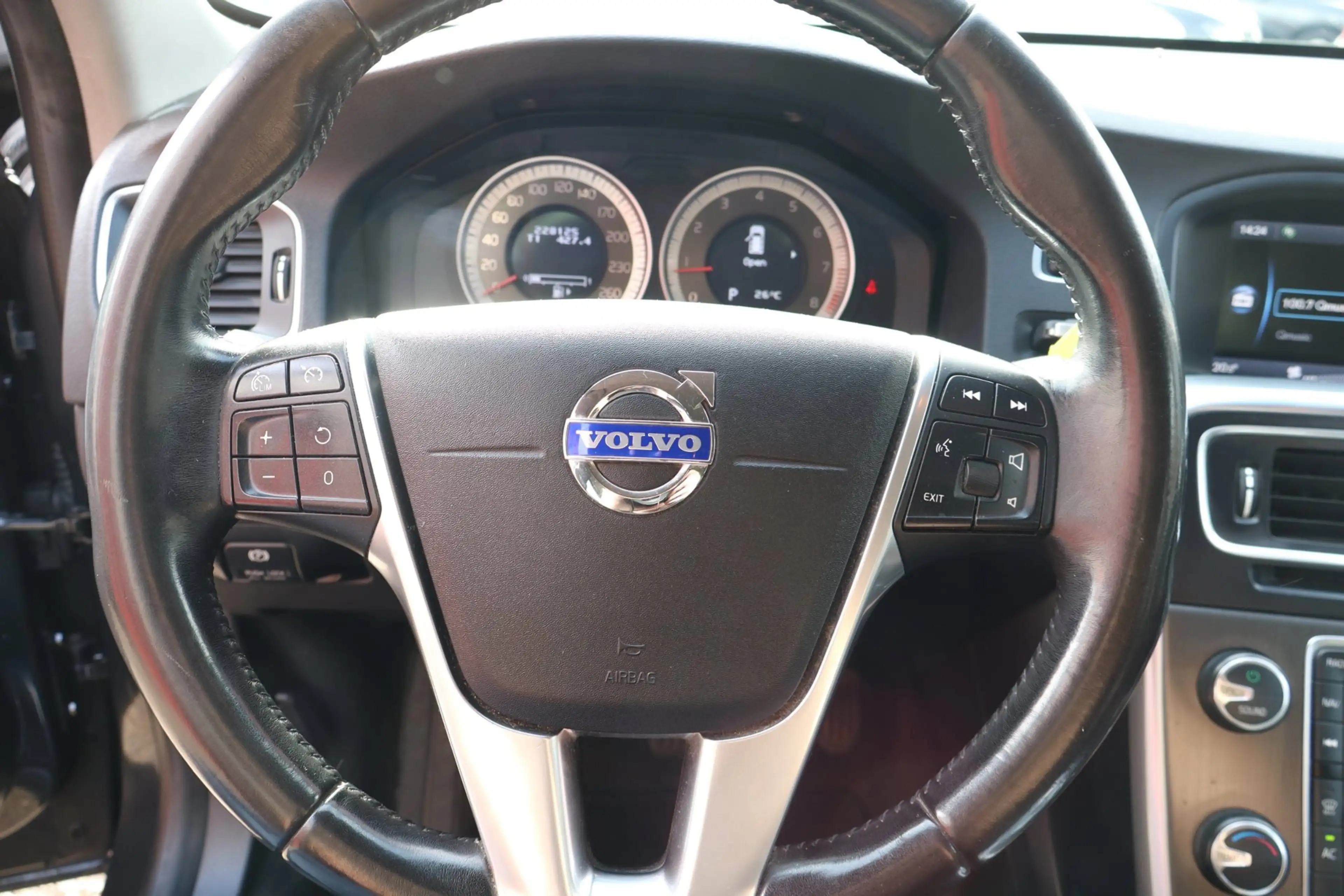 Volvo V60 2.0T Momentum , AUTOMAAT, 1/2 LEDER, NAVI. — photo 13