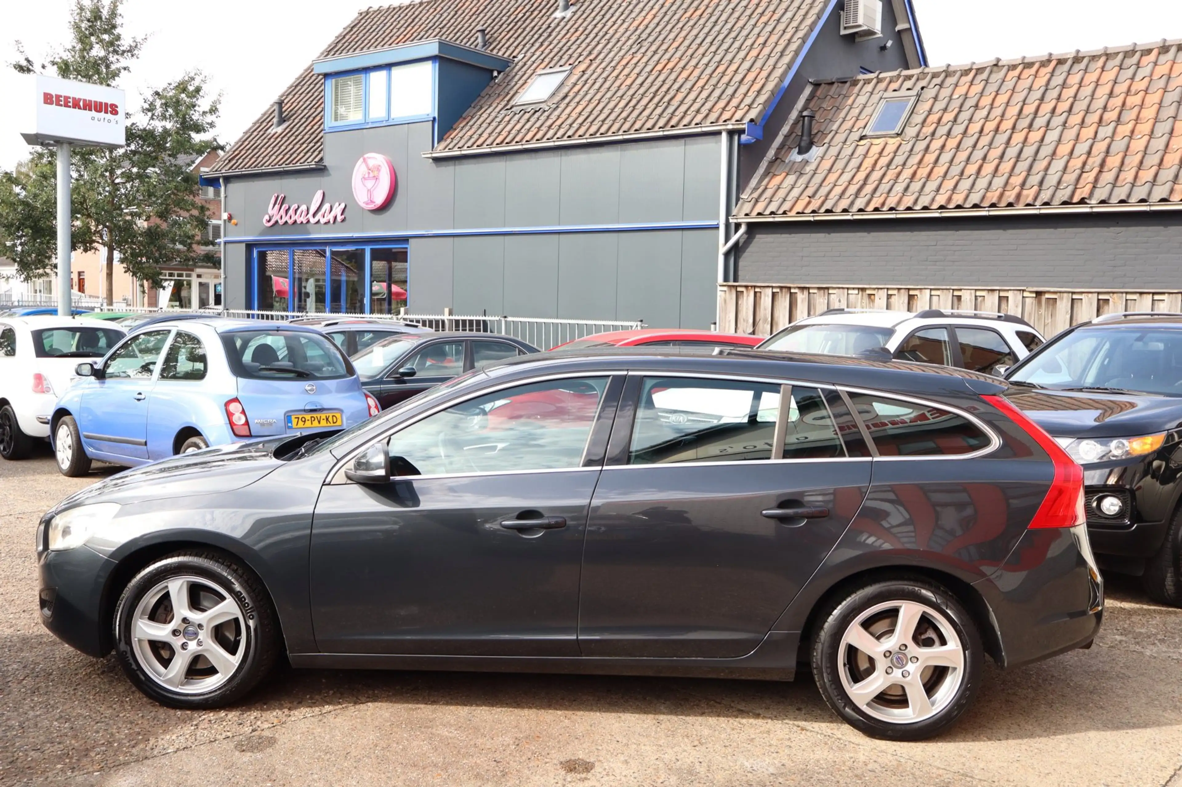 Volvo V60 2.0T Momentum , AUTOMAAT, 1/2 LEDER, NAVI. — photo 4