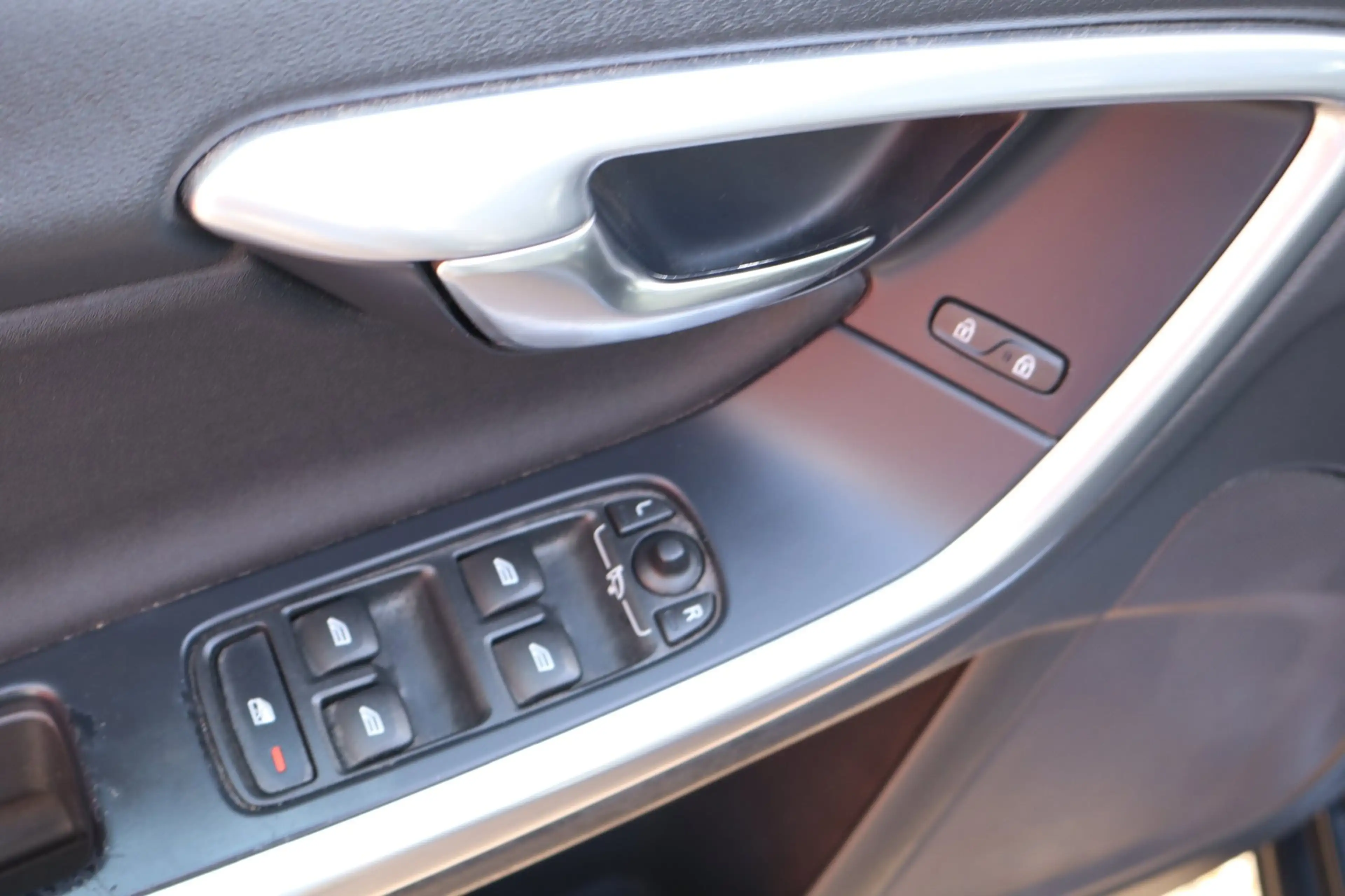 Volvo V60 2.0T Momentum , AUTOMAAT, 1/2 LEDER, NAVI. — photo 12