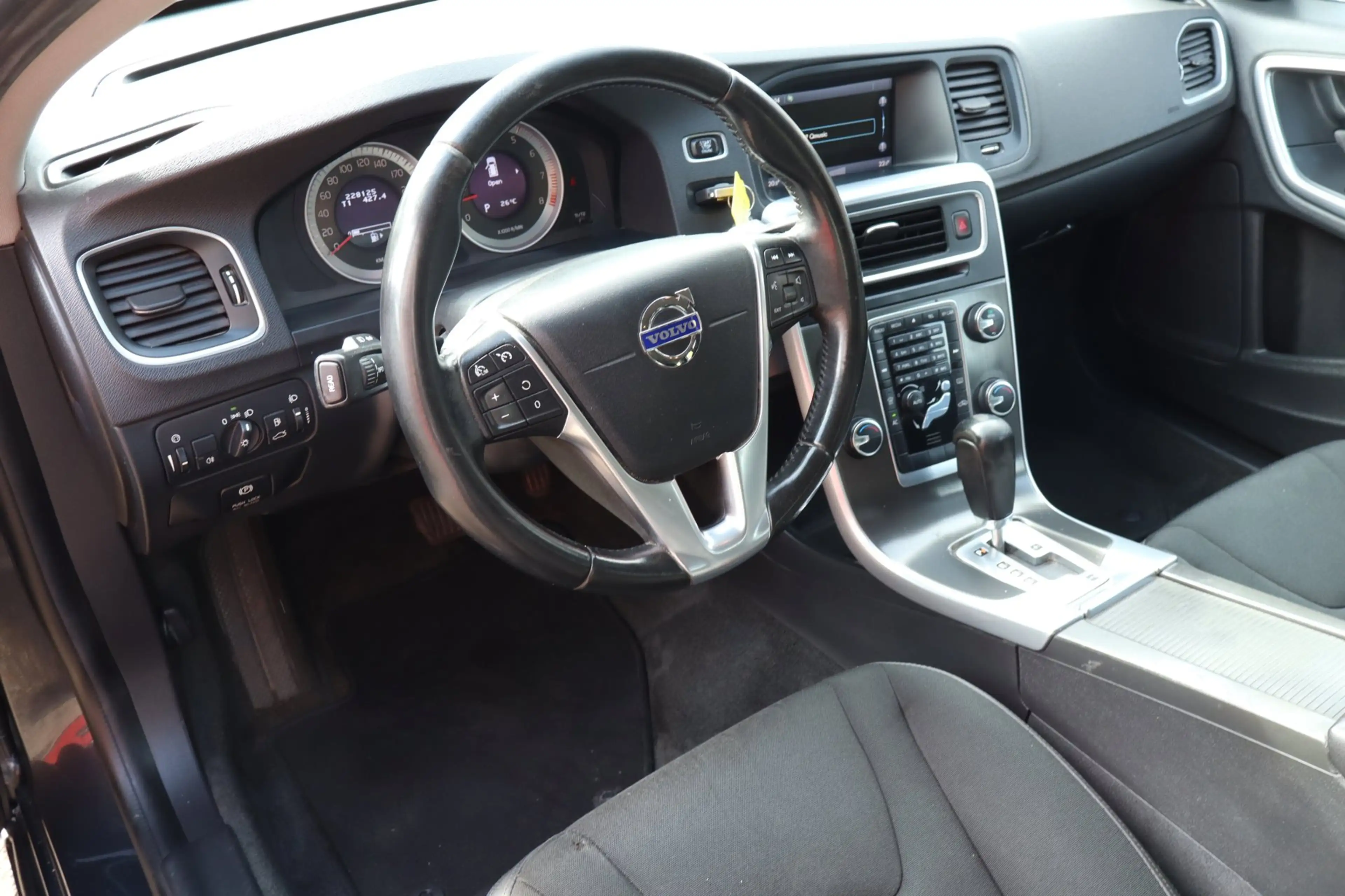 Volvo V60 2.0T Momentum , AUTOMAAT, 1/2 LEDER, NAVI. — photo 25