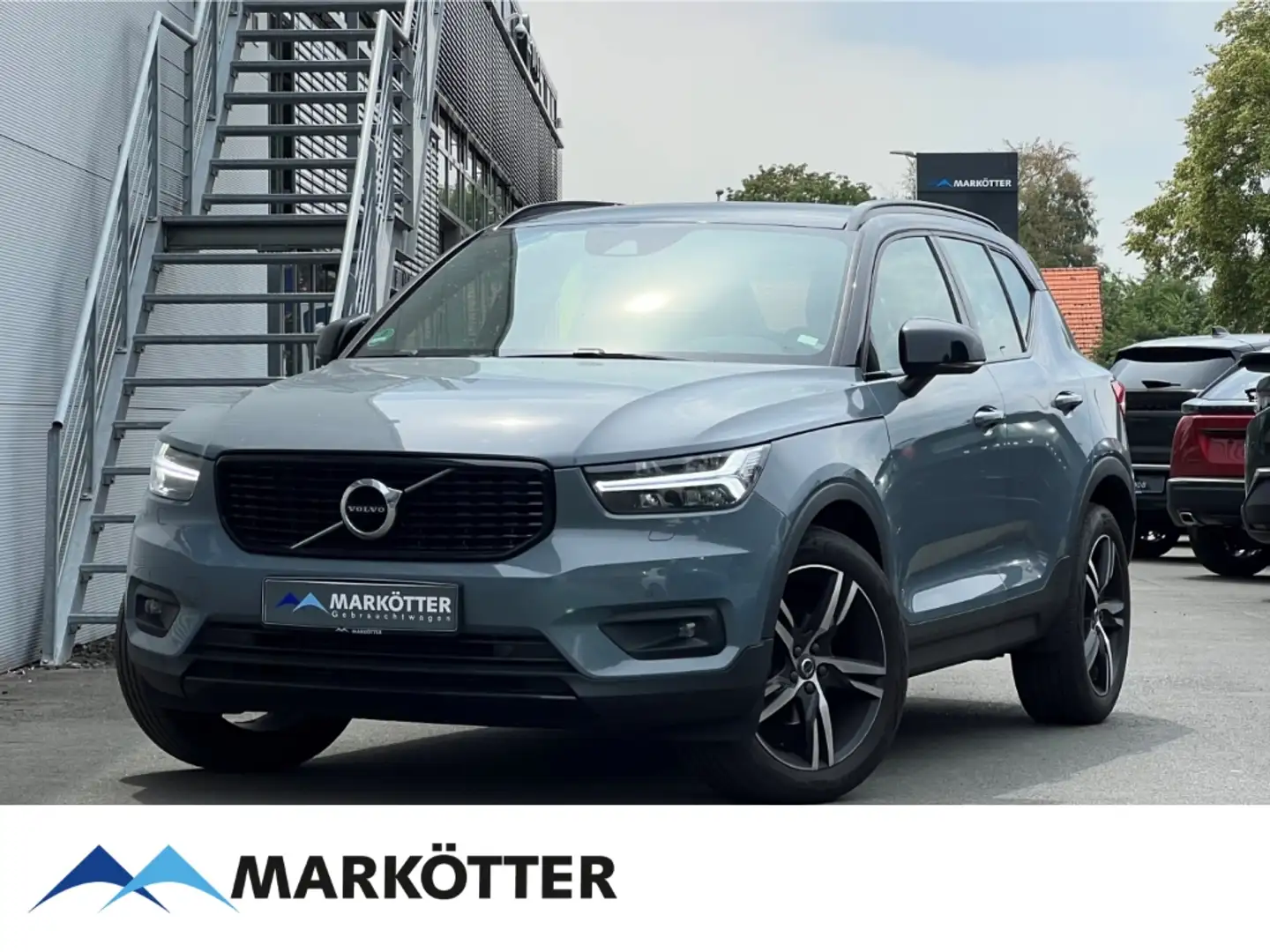 Volvo XC40 T3 R Design ACC/AHK/CAM/NAVI/SHZ/FSH/APPLE Grau - 1