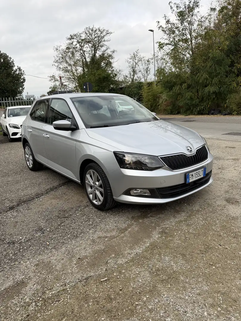 Skoda Fabia Fabia III 2015 Berlina 1.4 tdi Executive 75cv Argento - 2