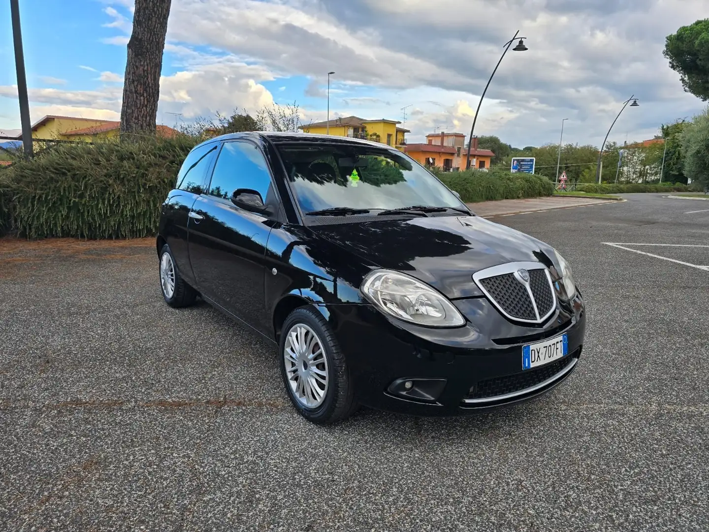 Lancia Ypsilon 1.2 8v Versus - 2
