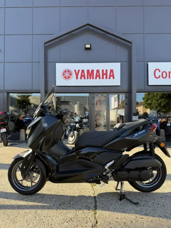 Yamaha X-Max 125