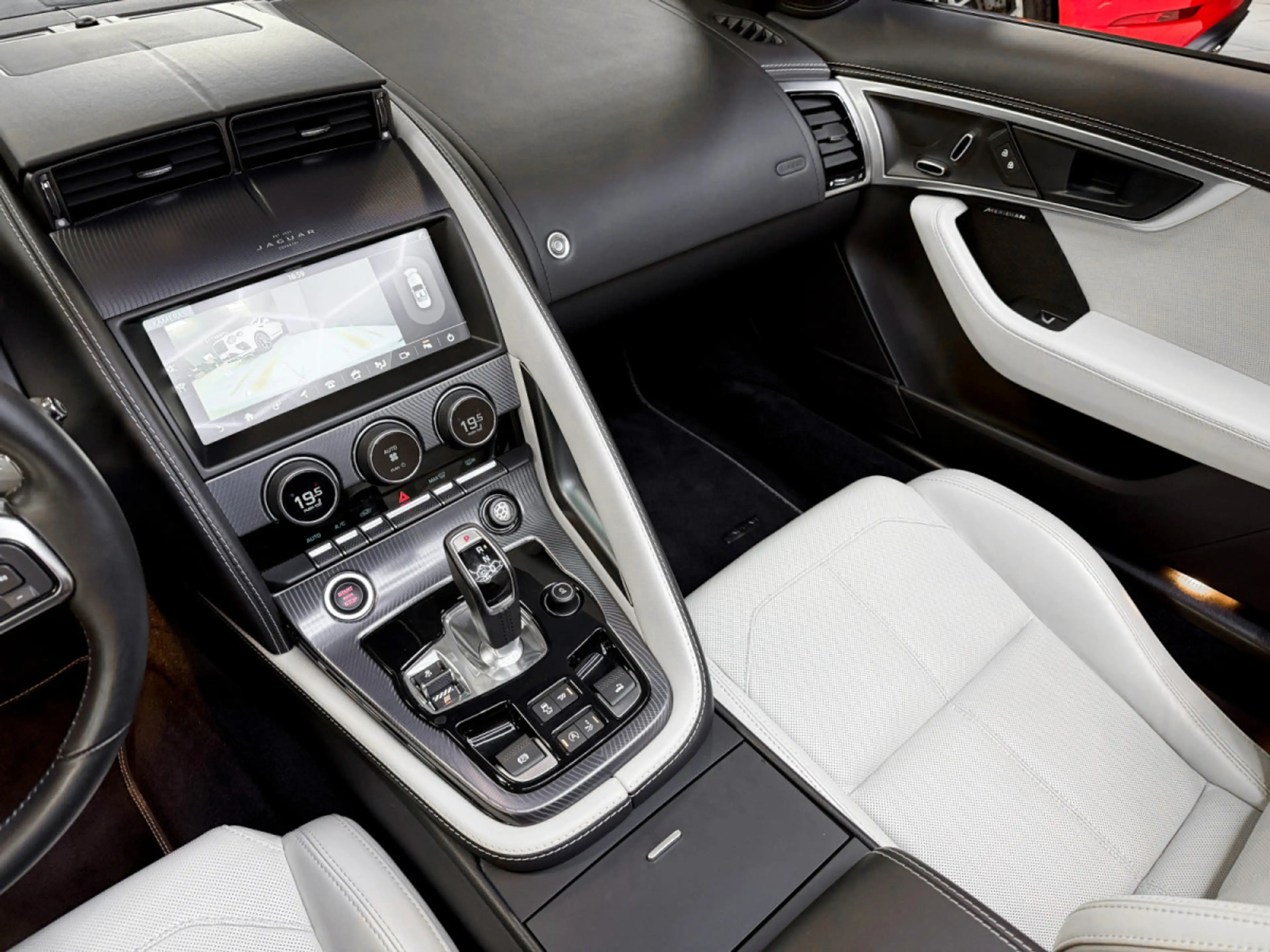 Jaguar F-Type P300 Cabriolet R-Dynamic / Meridian / LED / 1.Hand — photo 12