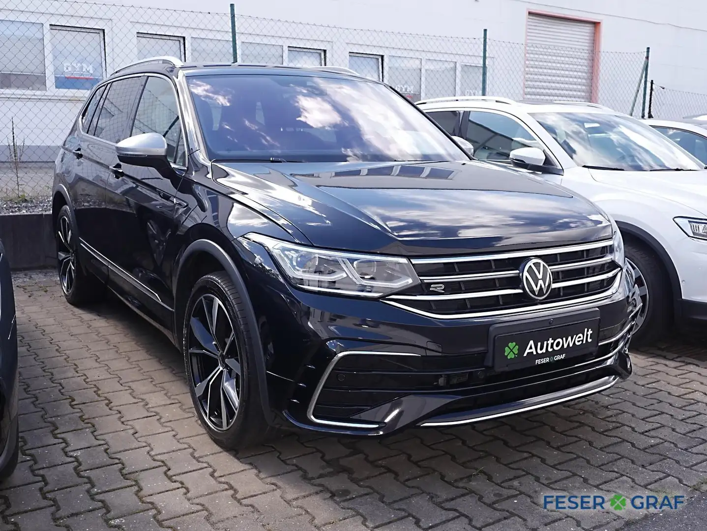 Volkswagen Tiguan Allspace R-Line 4M 2.0 TSI DSG PANO LEDER Schwarz - 2