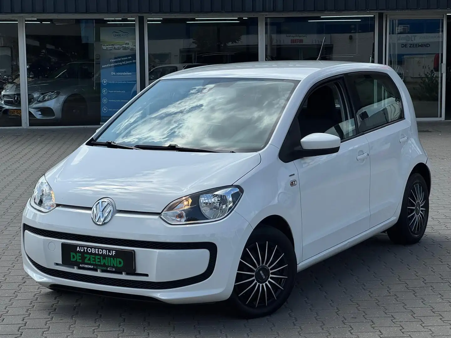 Volkswagen up! 1.0 move up! BlueMotion|Navi|Cruis controle|PDC Wit - 2