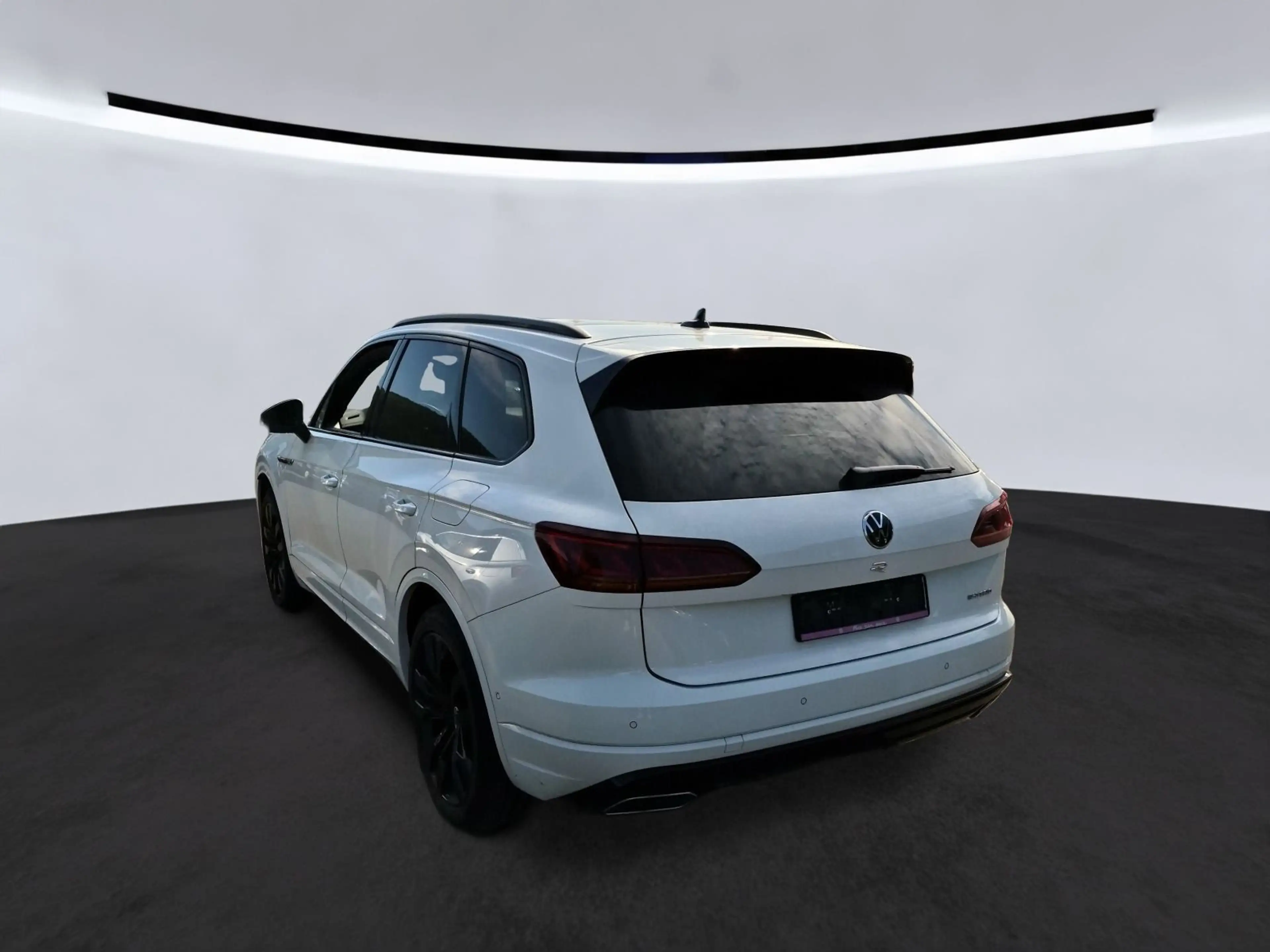 Volkswagen Touareg R 3.0 TSI eHybrid 4M PANO 360° AHK LUFT — photo 4