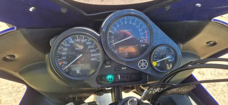 Yamaha Fazer 600 - foto 6