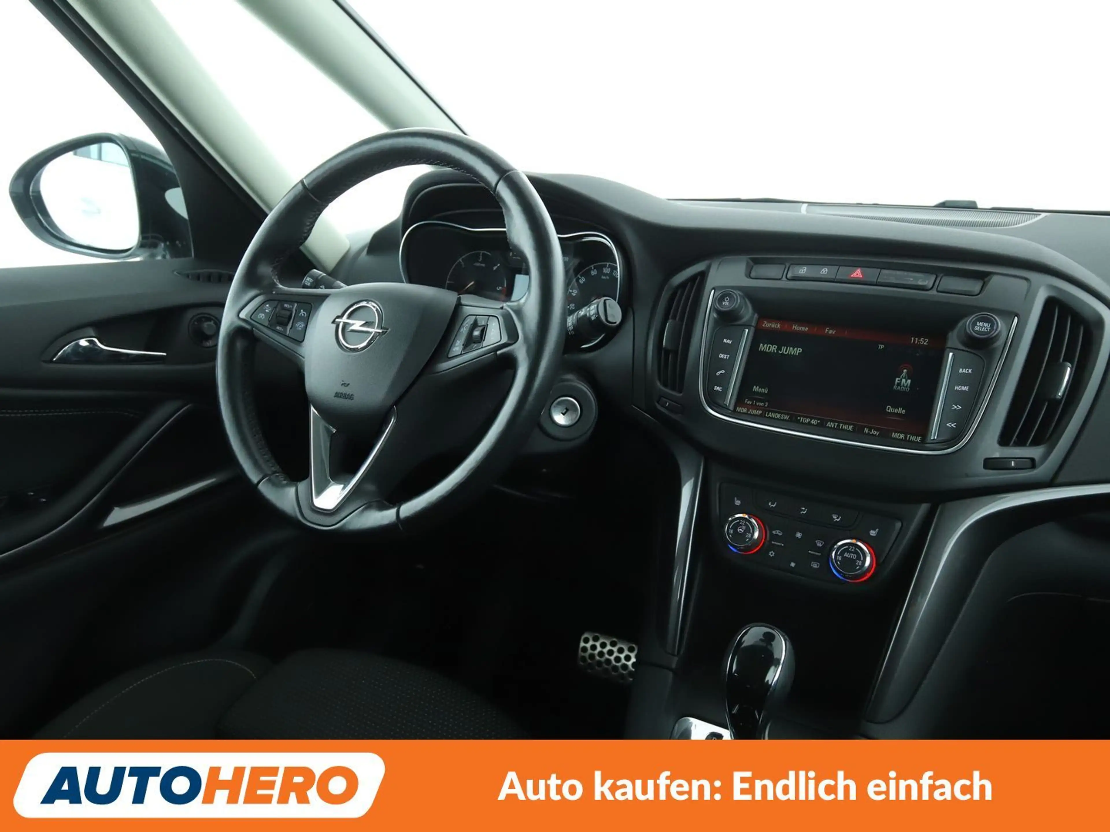 Opel Zafira Tourer 2.0 CDTI Innovation *NAVI*CAM*SHZ*LHZ*AHK*ALU* — photo 13