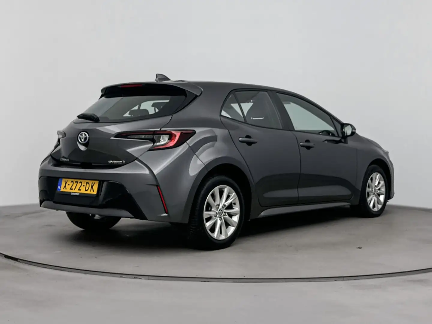 Toyota Corolla Hybrid 140 Active | NL-Auto | Navigatie | Parkeerc Szary - 2