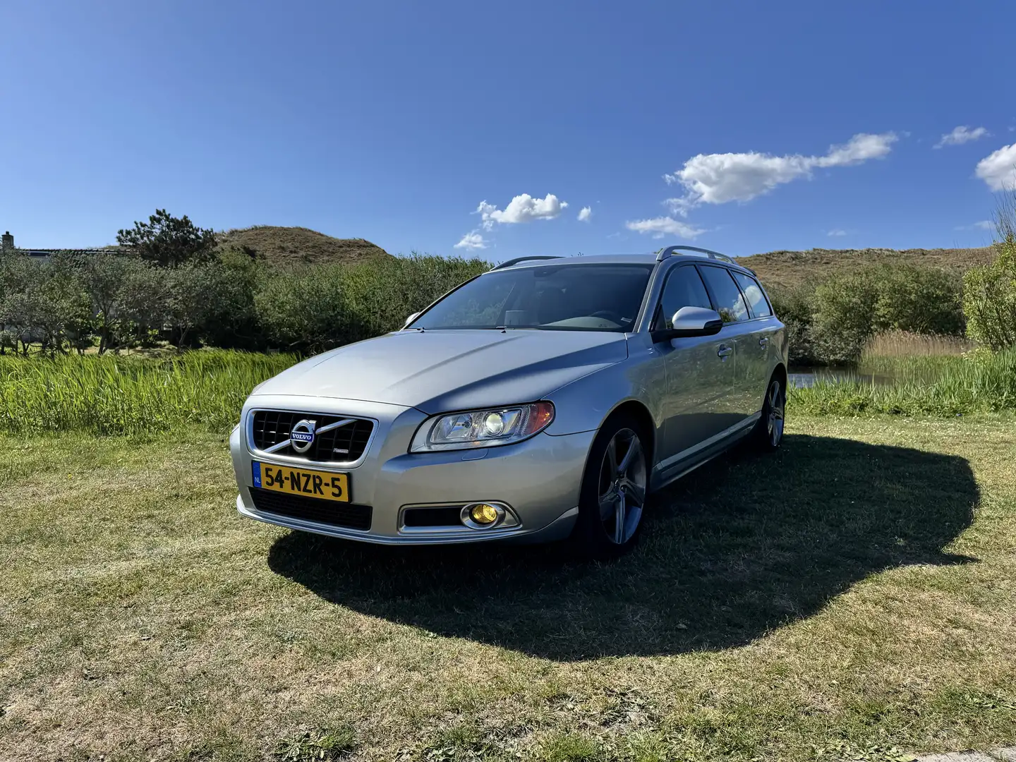 Volvo V70 2.0T R-Design Gris - 2