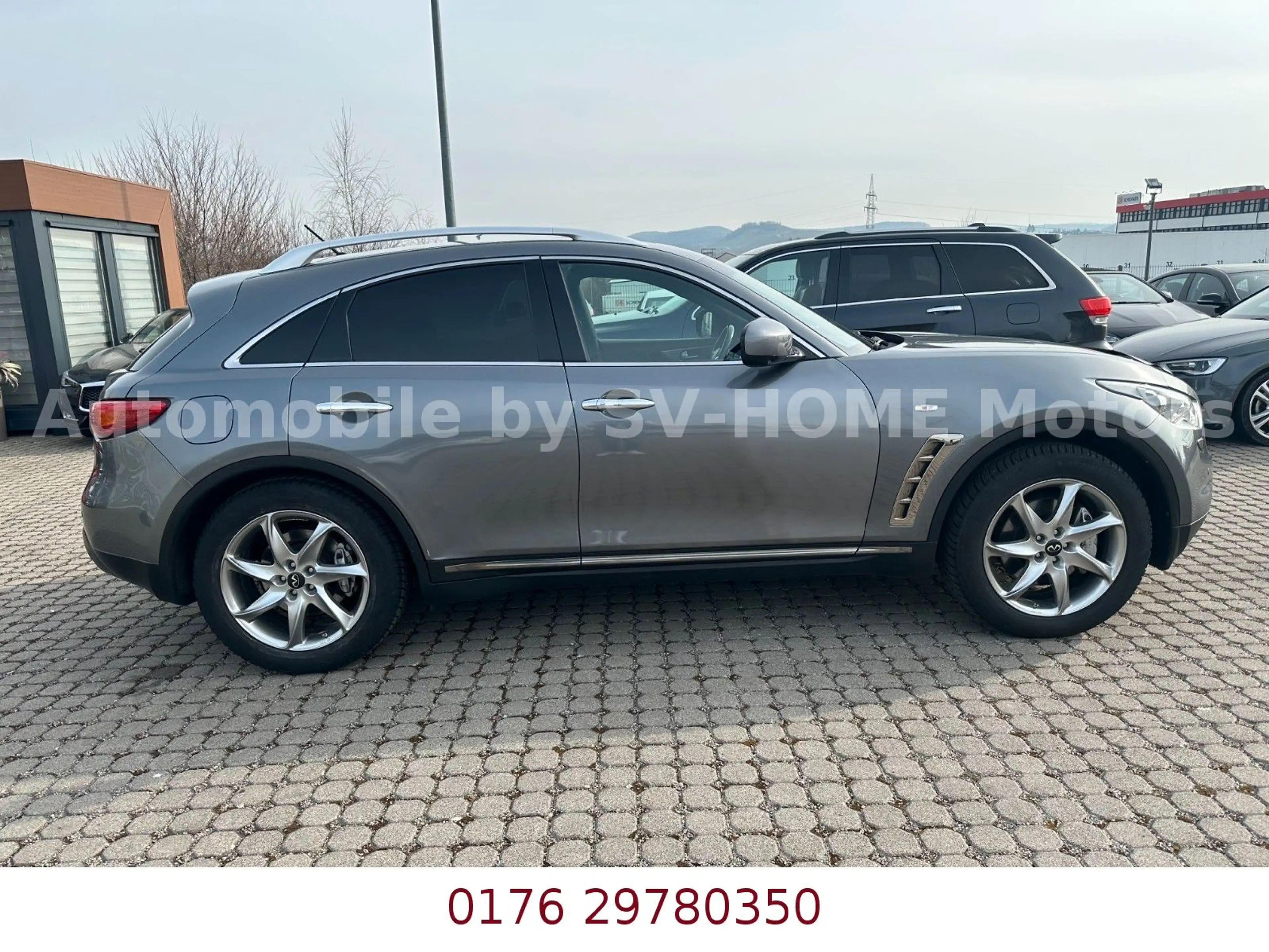 Infiniti FX 30d V6 AWD S Premium*Black and White Edition* — photo 6