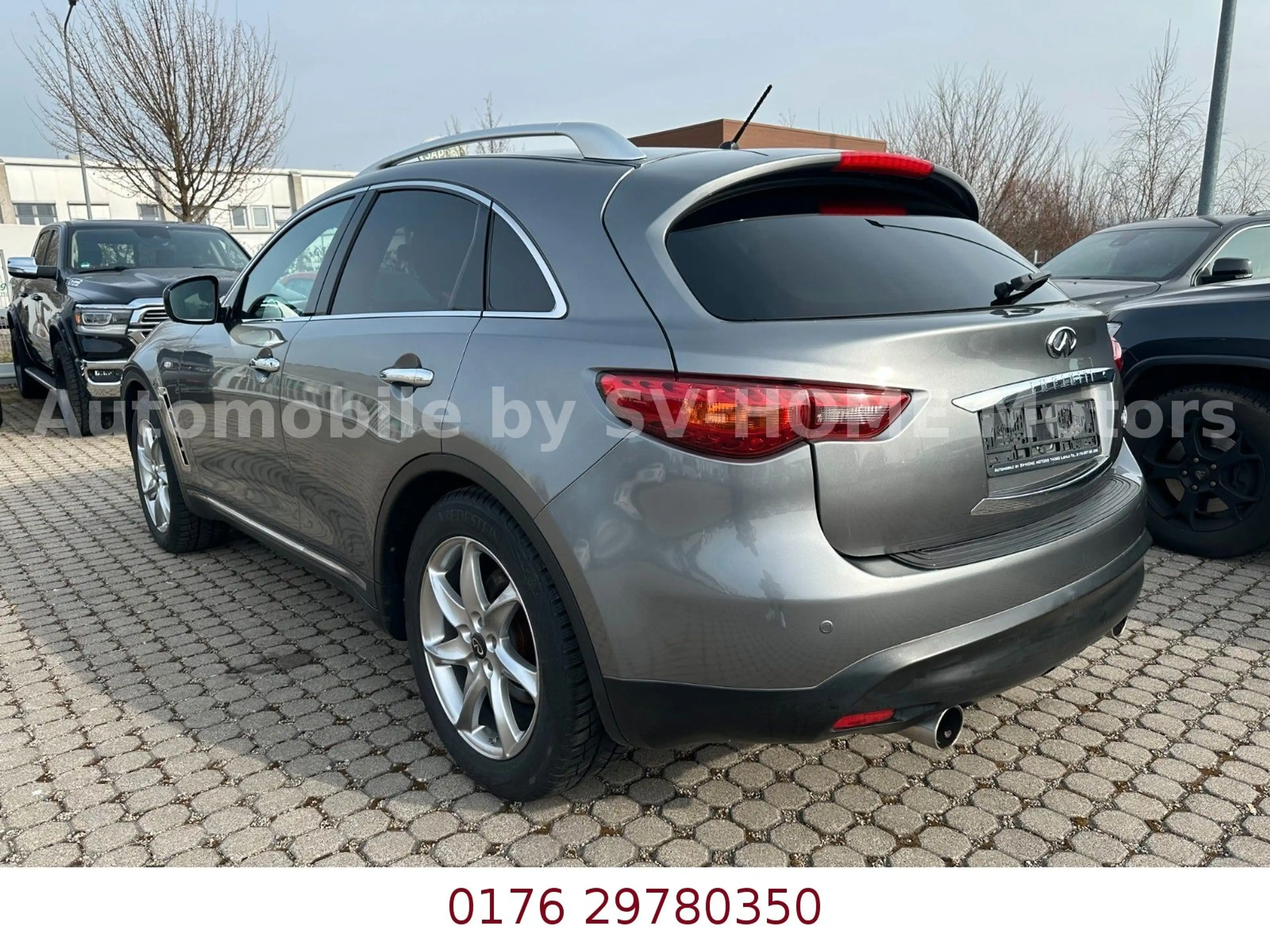 Infiniti FX 30d V6 AWD S Premium*Black and White Edition* — photo 3