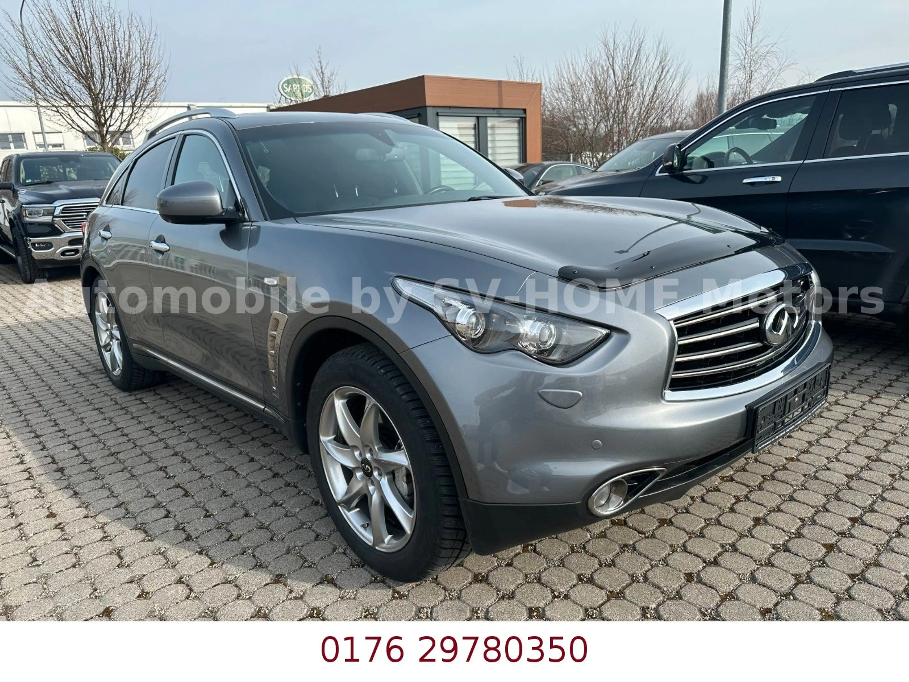 Infiniti FX 30d V6 AWD S Premium*Black and White Edition* — photo 7