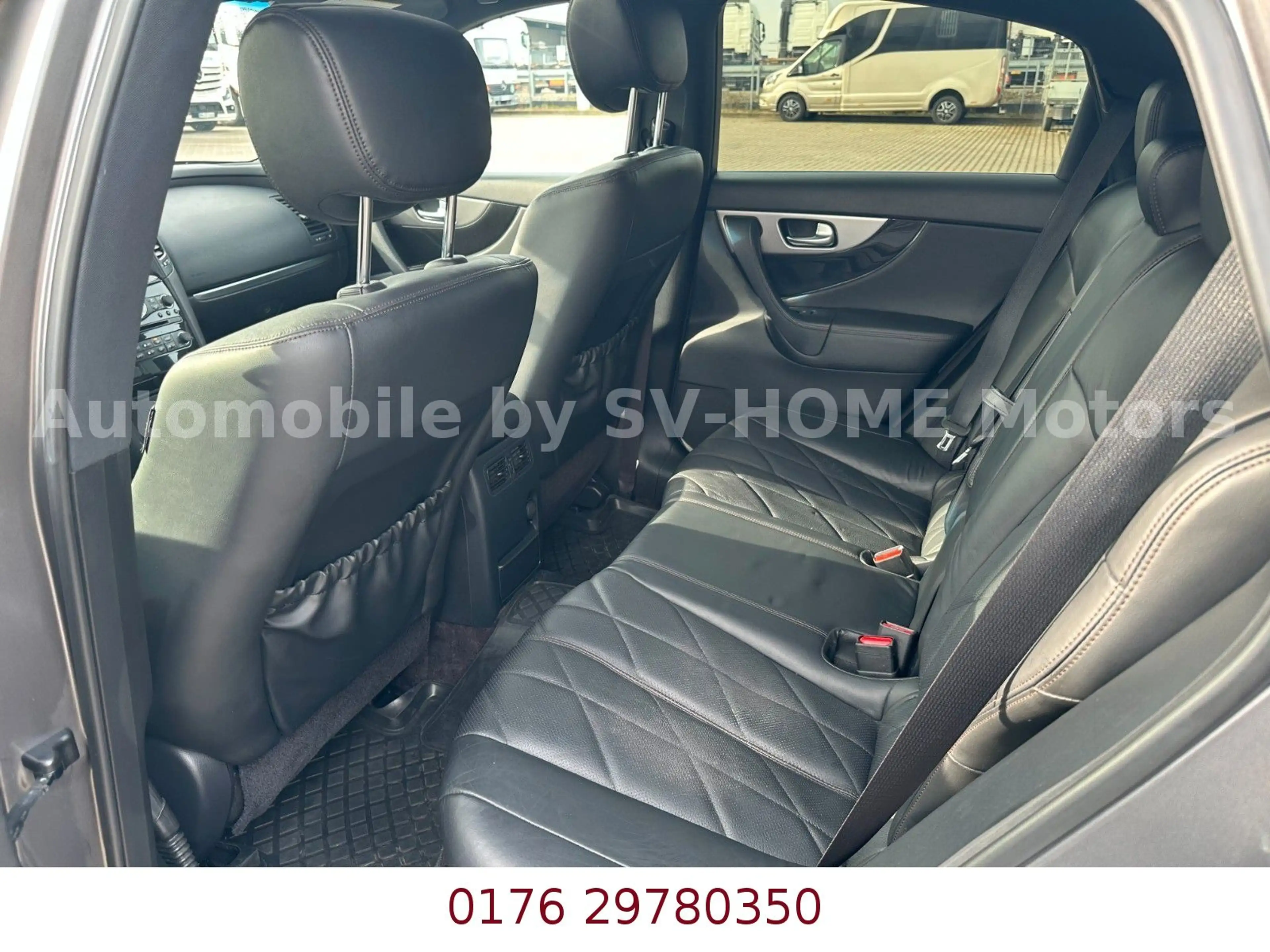 Infiniti FX 30d V6 AWD S Premium*Black and White Edition* — photo 13