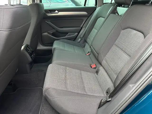 Volkswagen Passat view 10