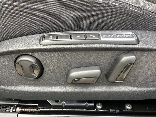 Volkswagen Passat view 17