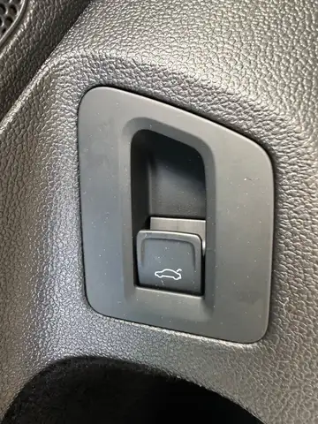 Volkswagen Passat view 18