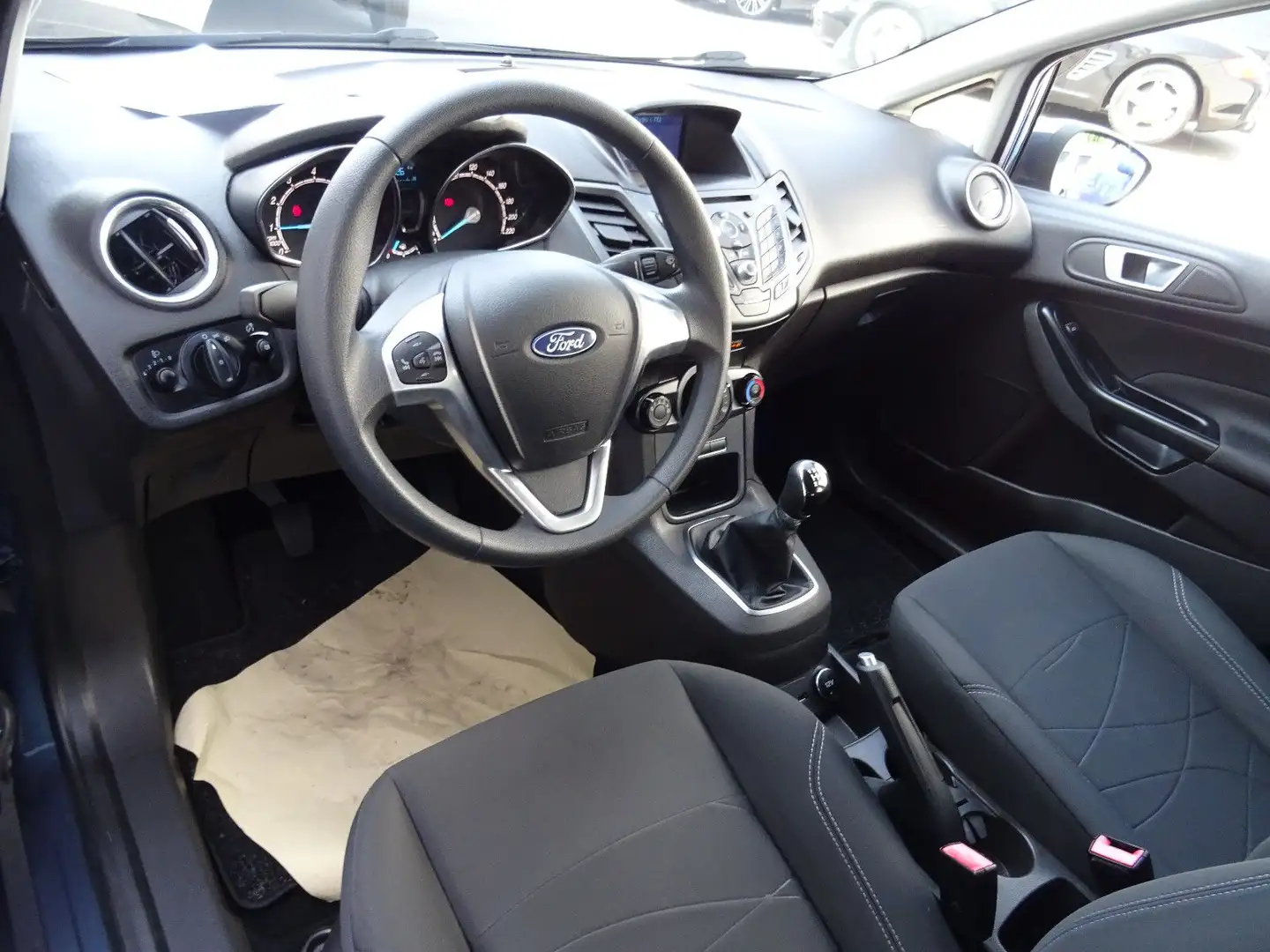 Ford Fiesta Trend 1.Hand Navi 5türig Klima Gris - 2