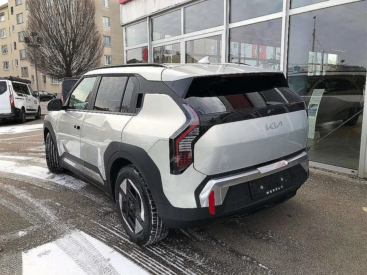 Kia EV3 FWD 81,4kWh Long Range Earth plus Silber - 2
