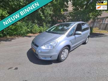2.0 Titanium LEUKE AUTO RIJDT EN SCHAKELT GOED