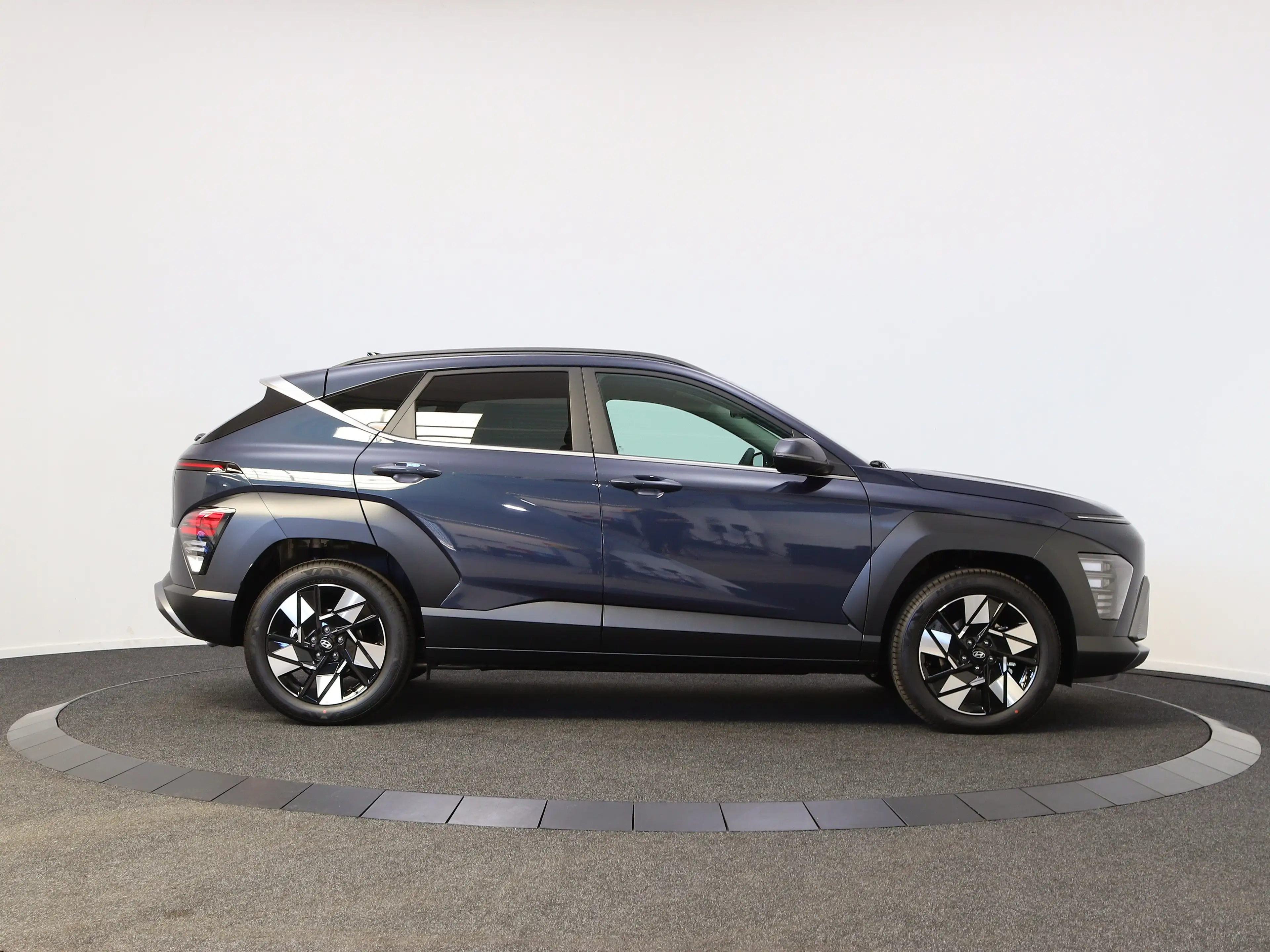 Hyundai KONA 1.6 GDI HEV Premium Sky (Denim Blue Pearl) — photo 11