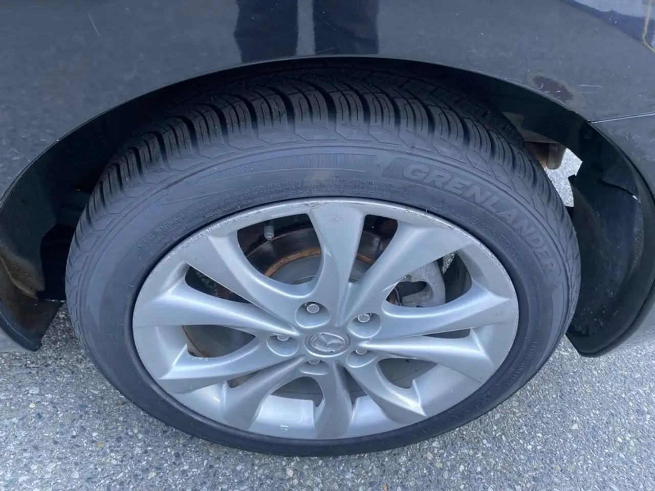 Mazda 3 снимка Mazda 3