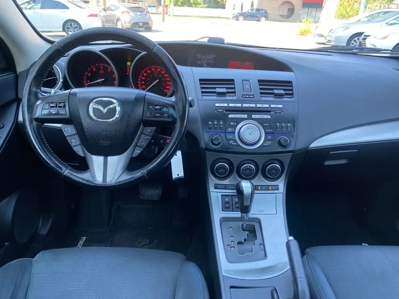 Mazda 3 снимка Mazda 3