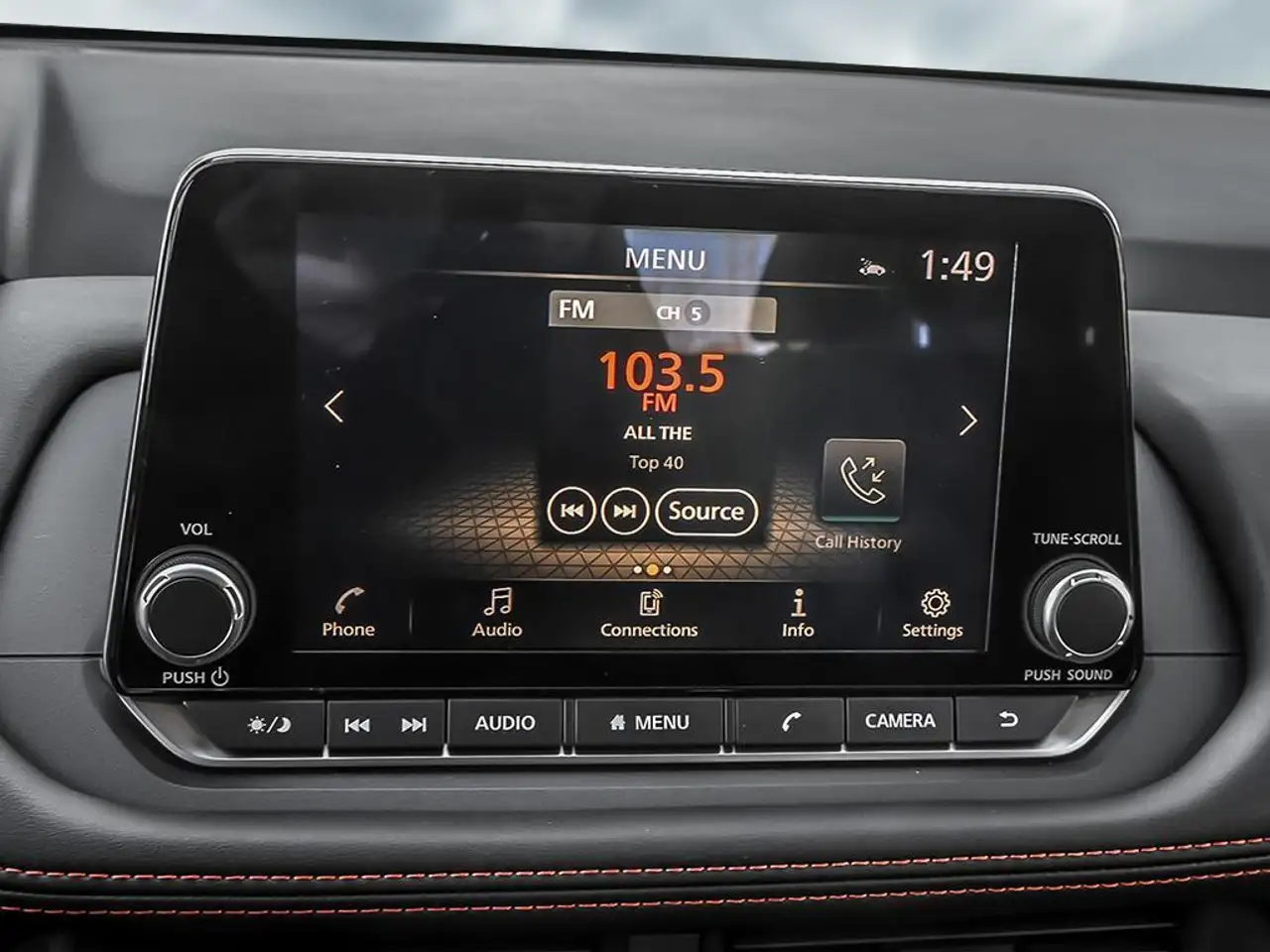 Nissan Rogue снимка Nissan Rogue