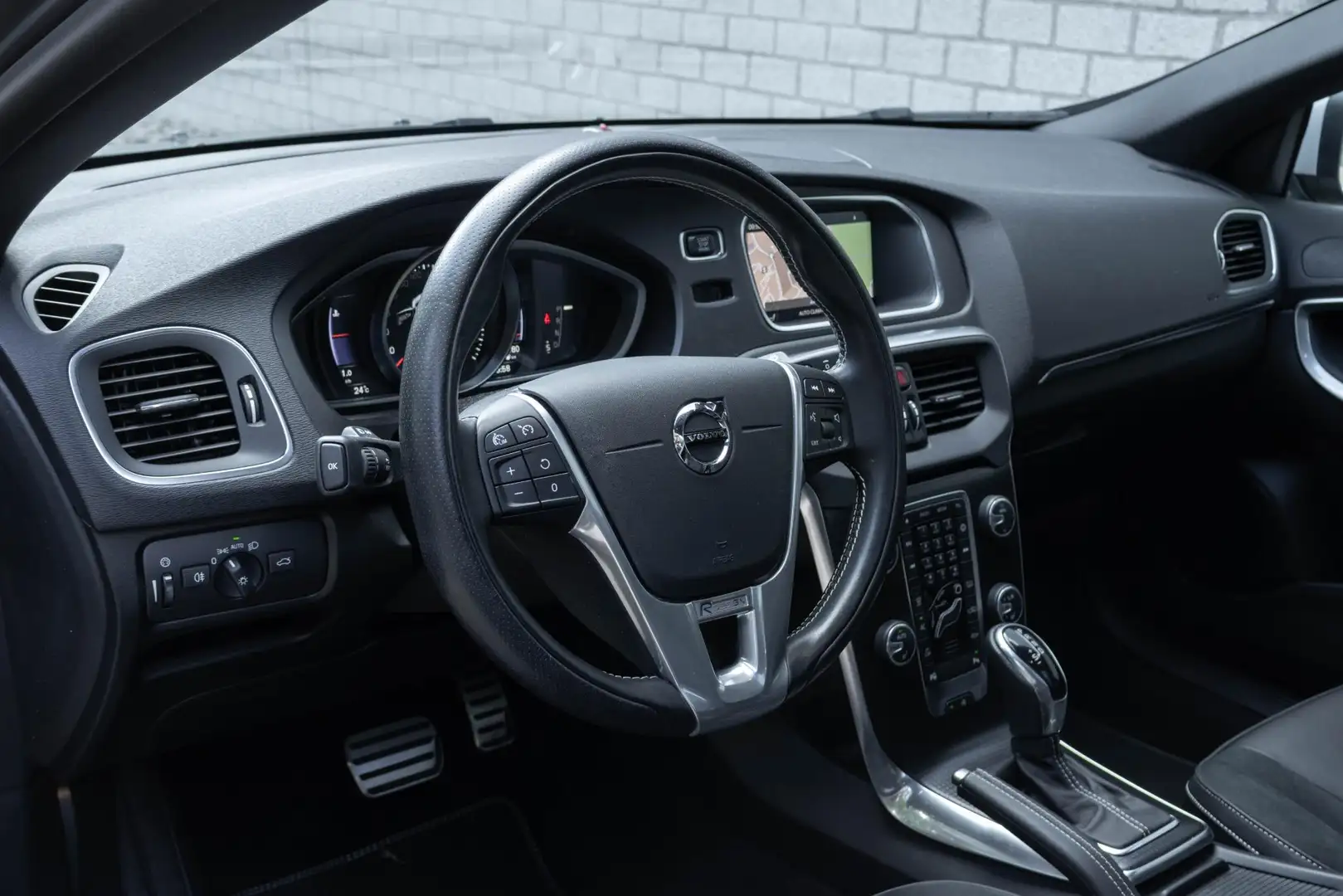 Volvo V40 T3 Polar+ Sport | Premium Audio Installatie | Geti Grigio - 2