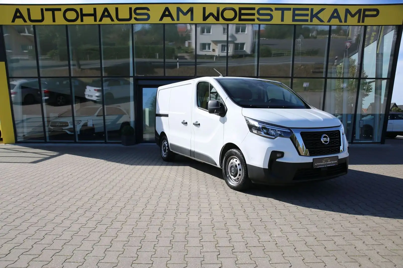 Nissan Primastar L1H1 2,8t N-CONNECTA*AHK*APPLE*LED*RFK*TOT.W*TEMPO Weiß - 1