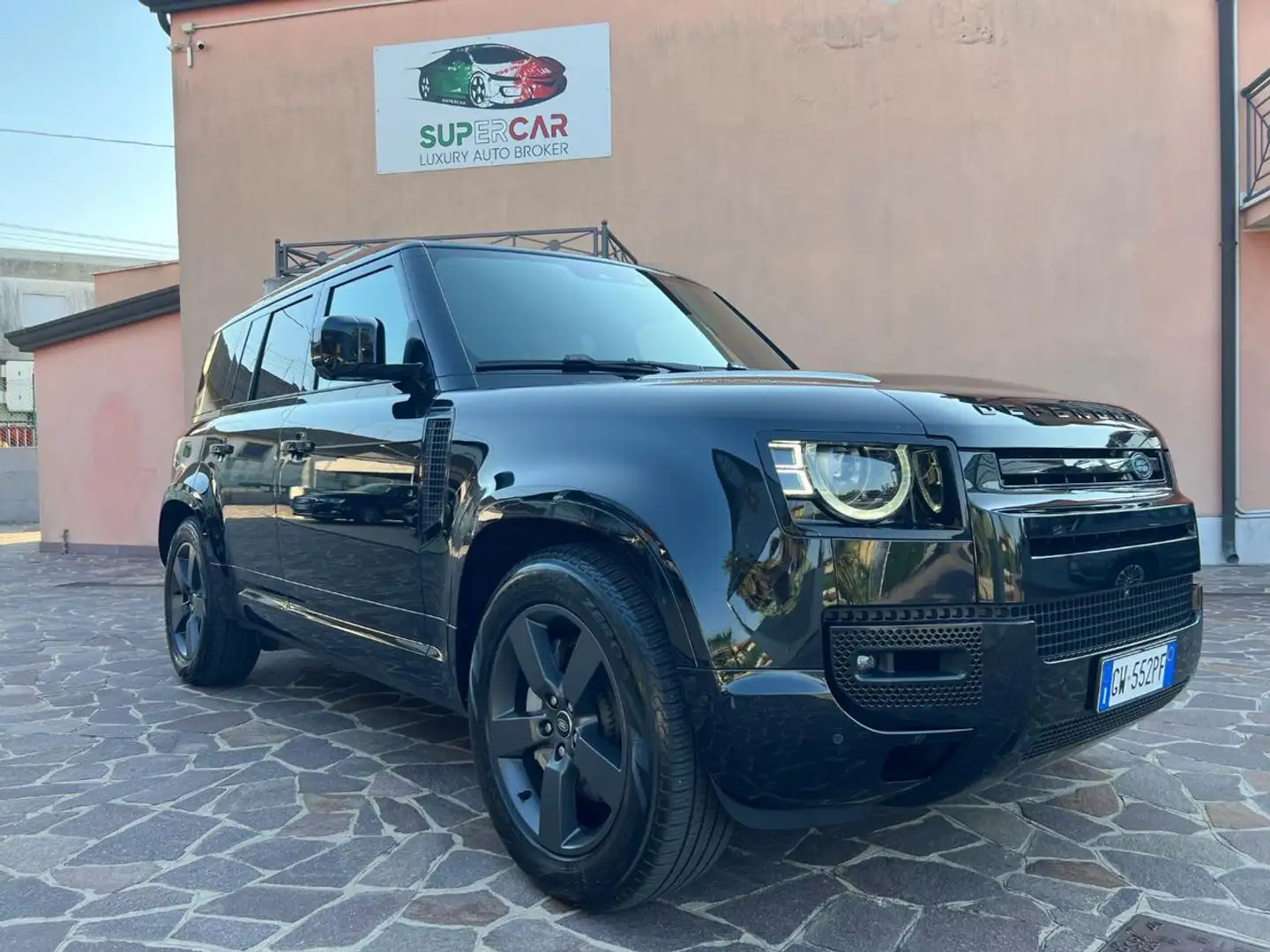 Land Rover Defender 110 3.0D I6 300 CV AWD Auto X-Dynamic HSE Noir - 1