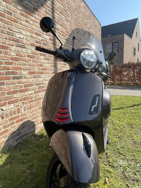 Vespa GTS Super 300 - foto 8