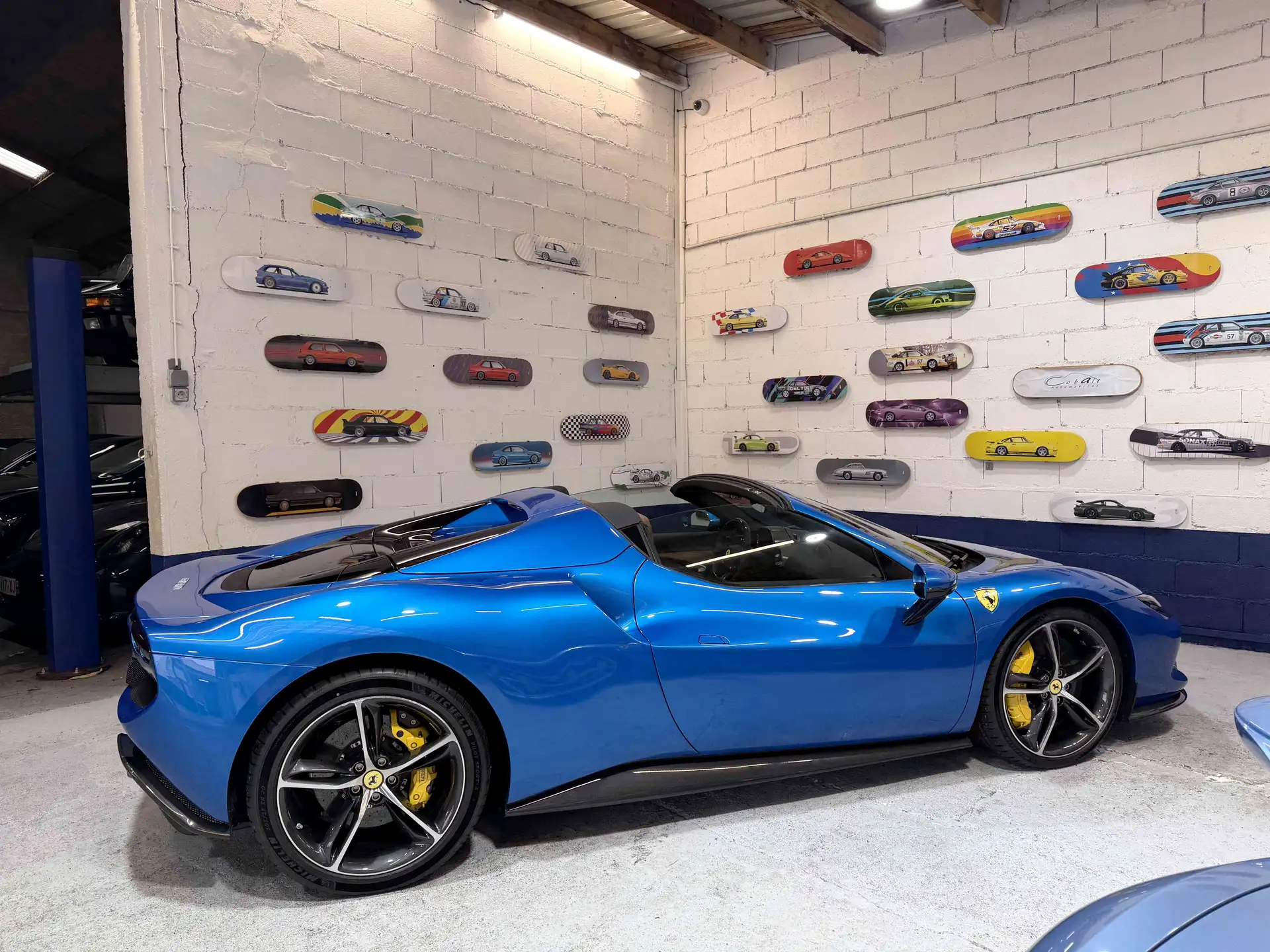 페라리 296 GTS 2025 파랑 사진 5