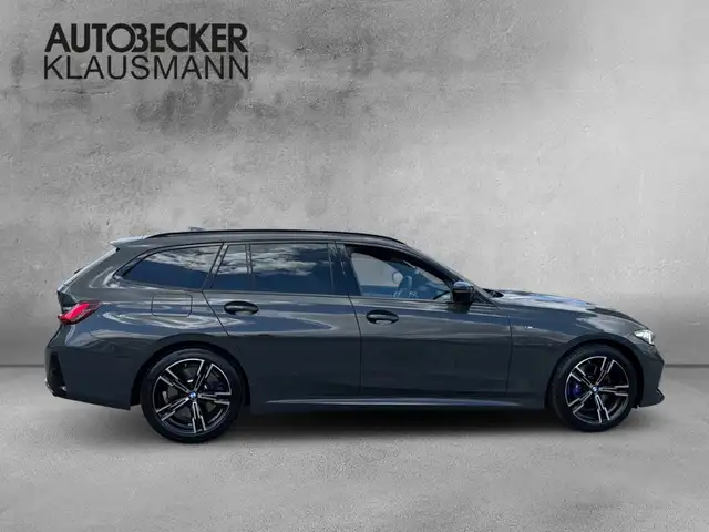 BMW 3 Series view 4