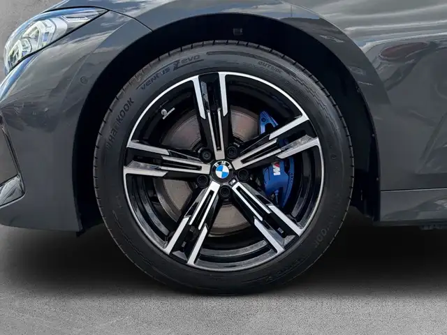 BMW 3 Series view 7