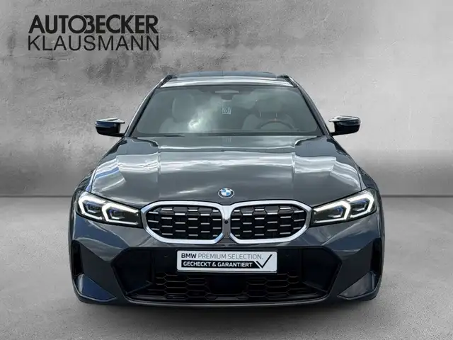 BMW 3 Series view 5