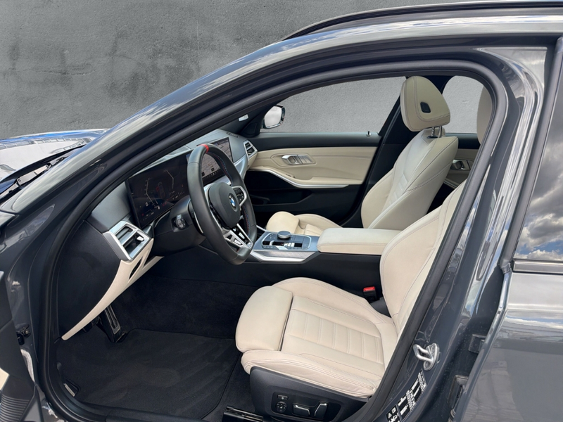 BMW 340 xDrive Touring Park-Assistent — photo 8