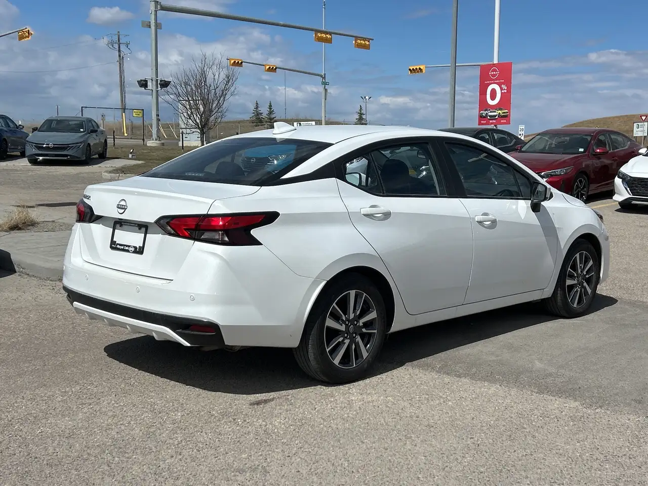 Nissan Versa снимка Nissan Versa