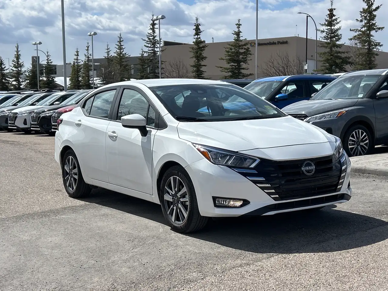 Nissan Versa снимка Nissan Versa