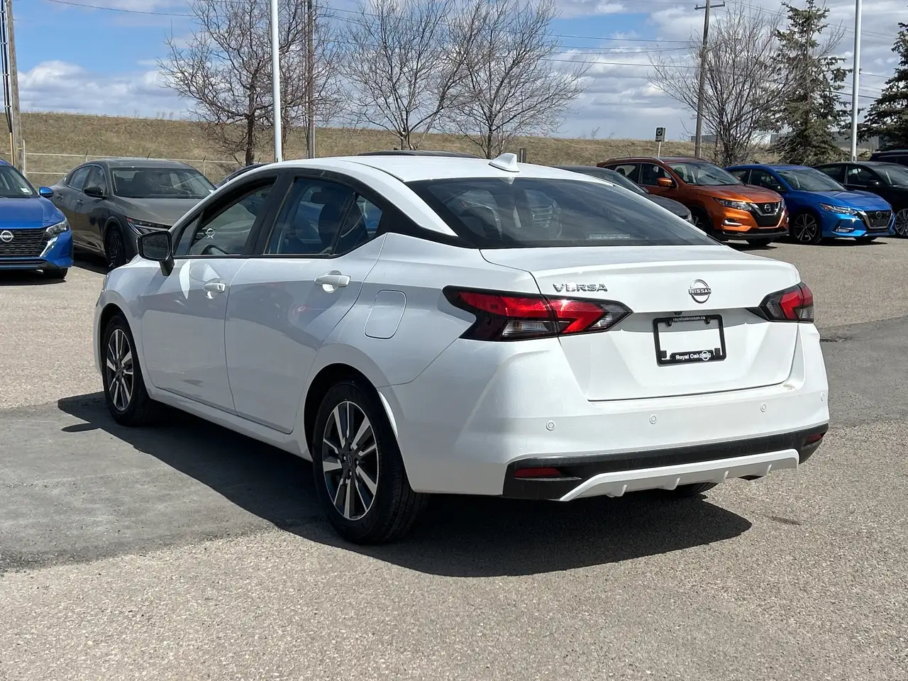 Nissan Versa снимка Nissan Versa
