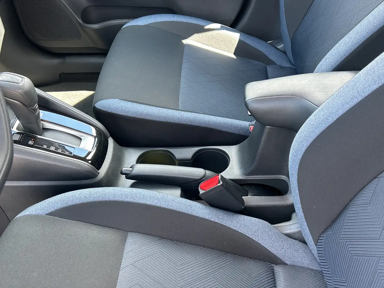 Nissan Versa снимка Nissan Versa