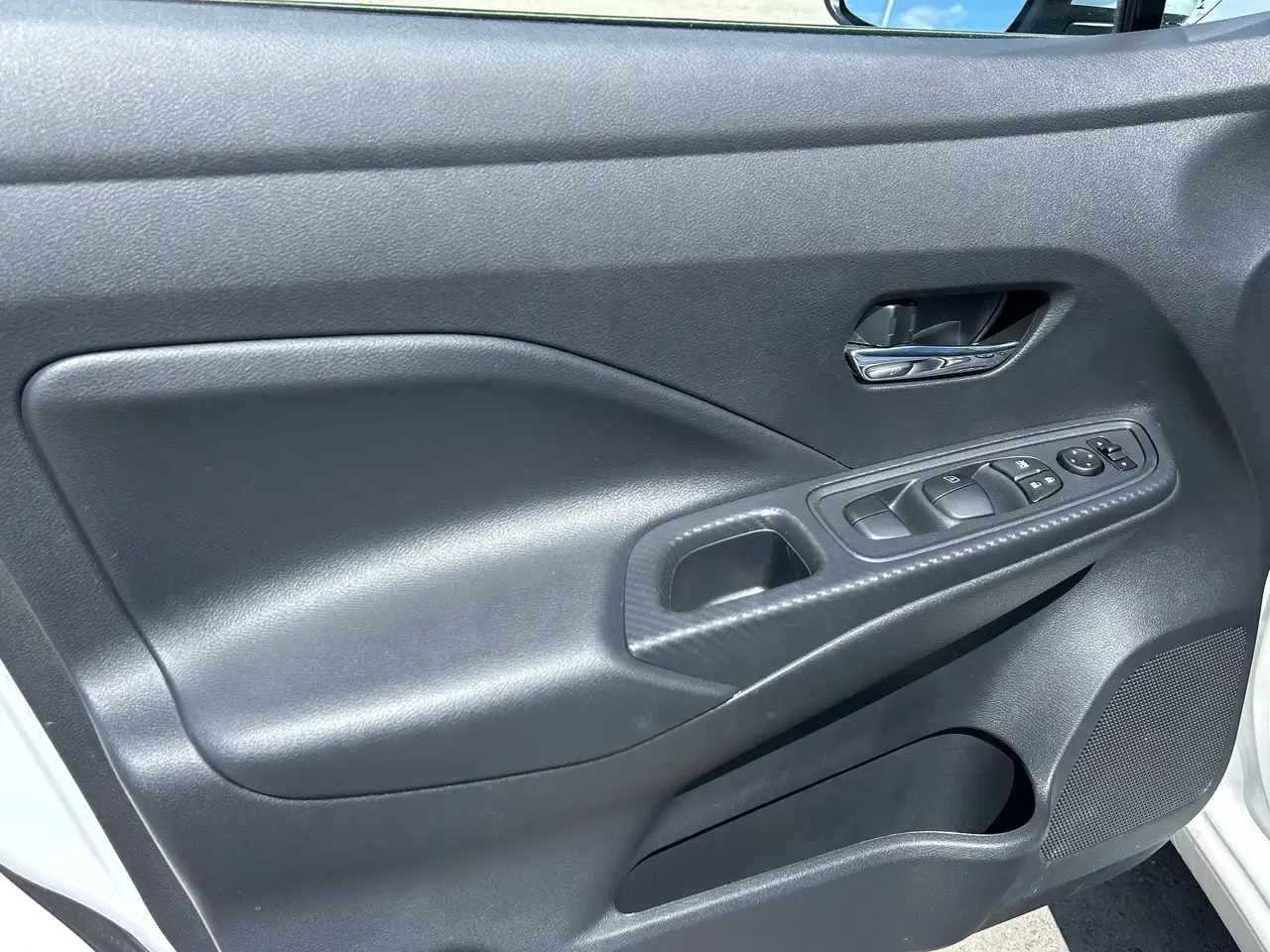 Nissan Versa снимка Nissan Versa