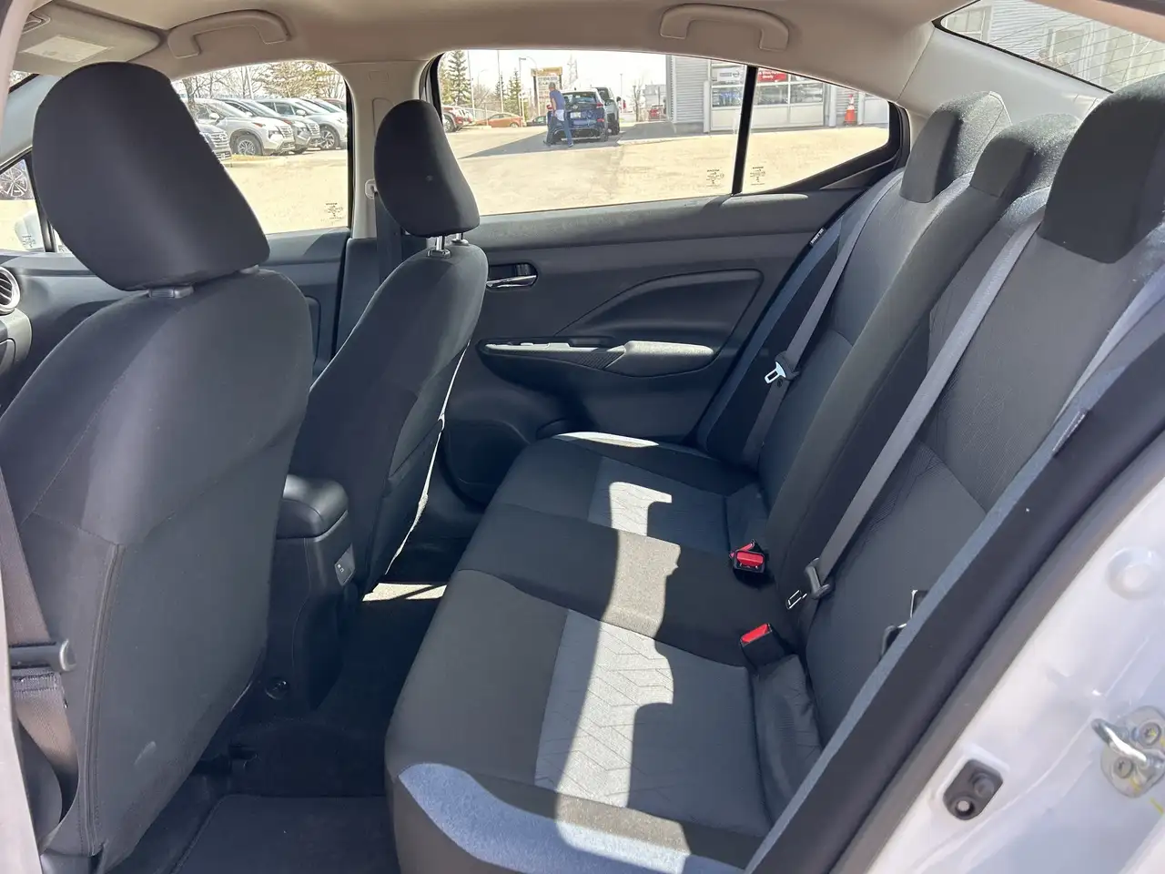 Nissan Versa снимка Nissan Versa