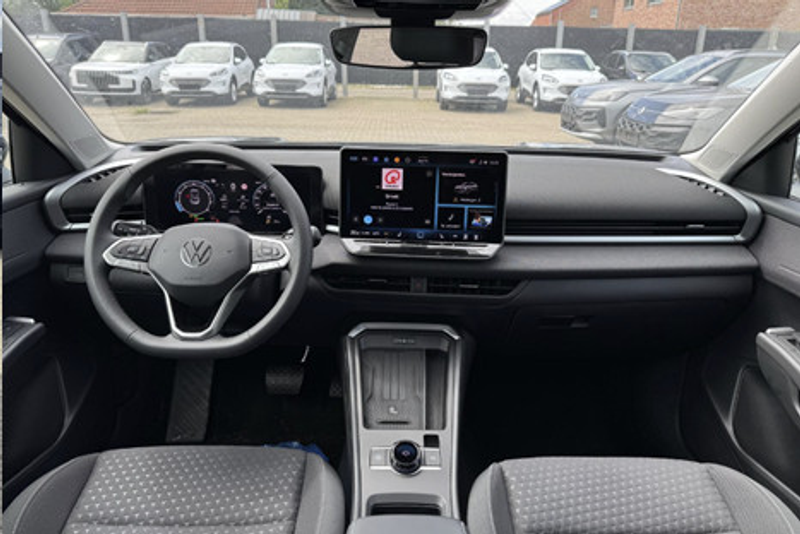 Volkswagen T-Roc 1.5ETSI DSG LIFE - 10KM - 2026 — photo 3