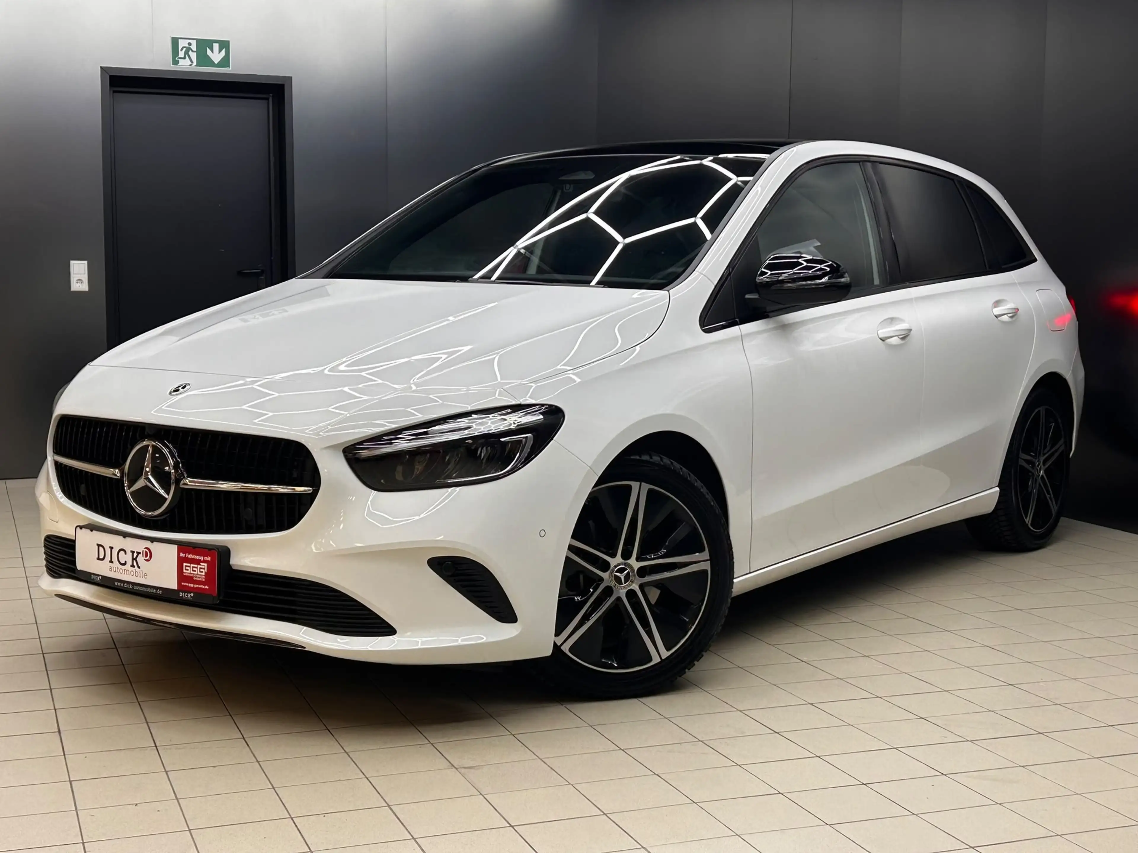 Mercedes-Benz B 200 Advanced Mild-Hybrid PANO+LED+SHZ+NAV+ACC+ — photo 3