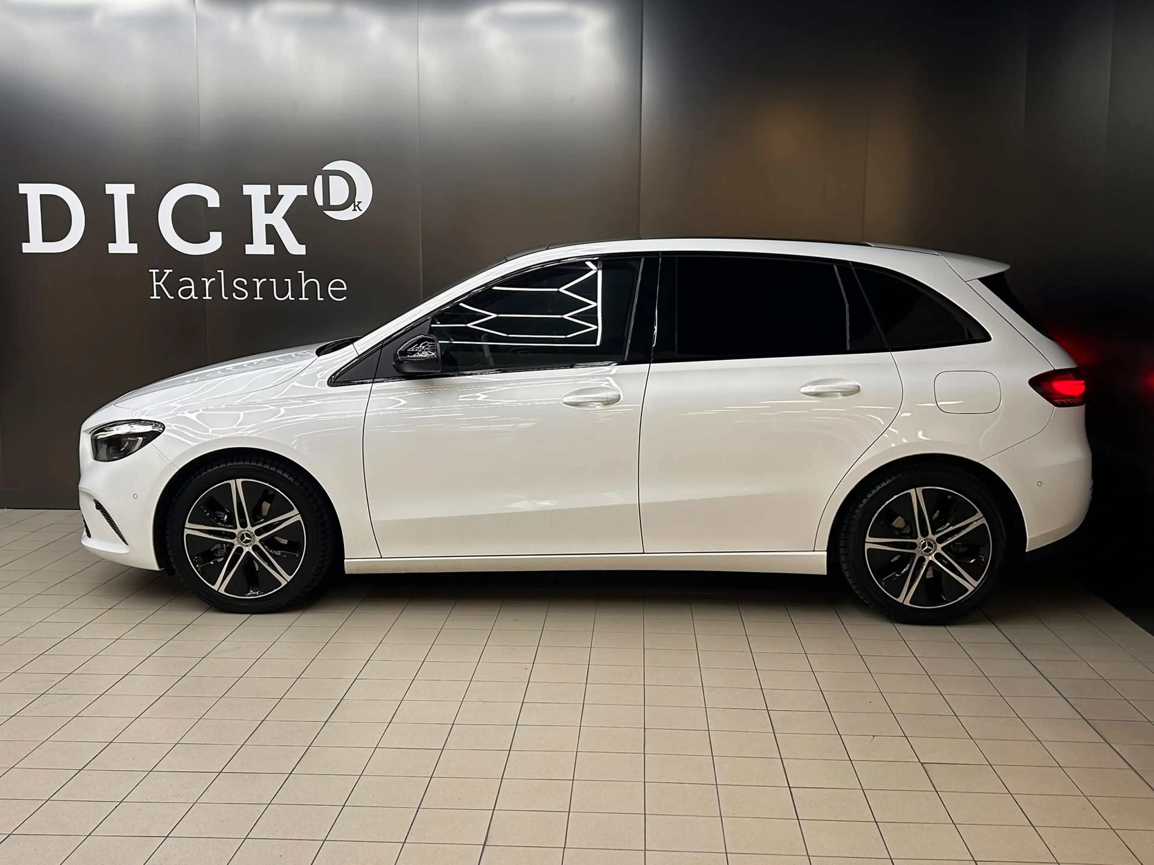 Mercedes-Benz B 200 Advanced Mild-Hybrid PANO+LED+SHZ+NAV+ACC+ — photo 4