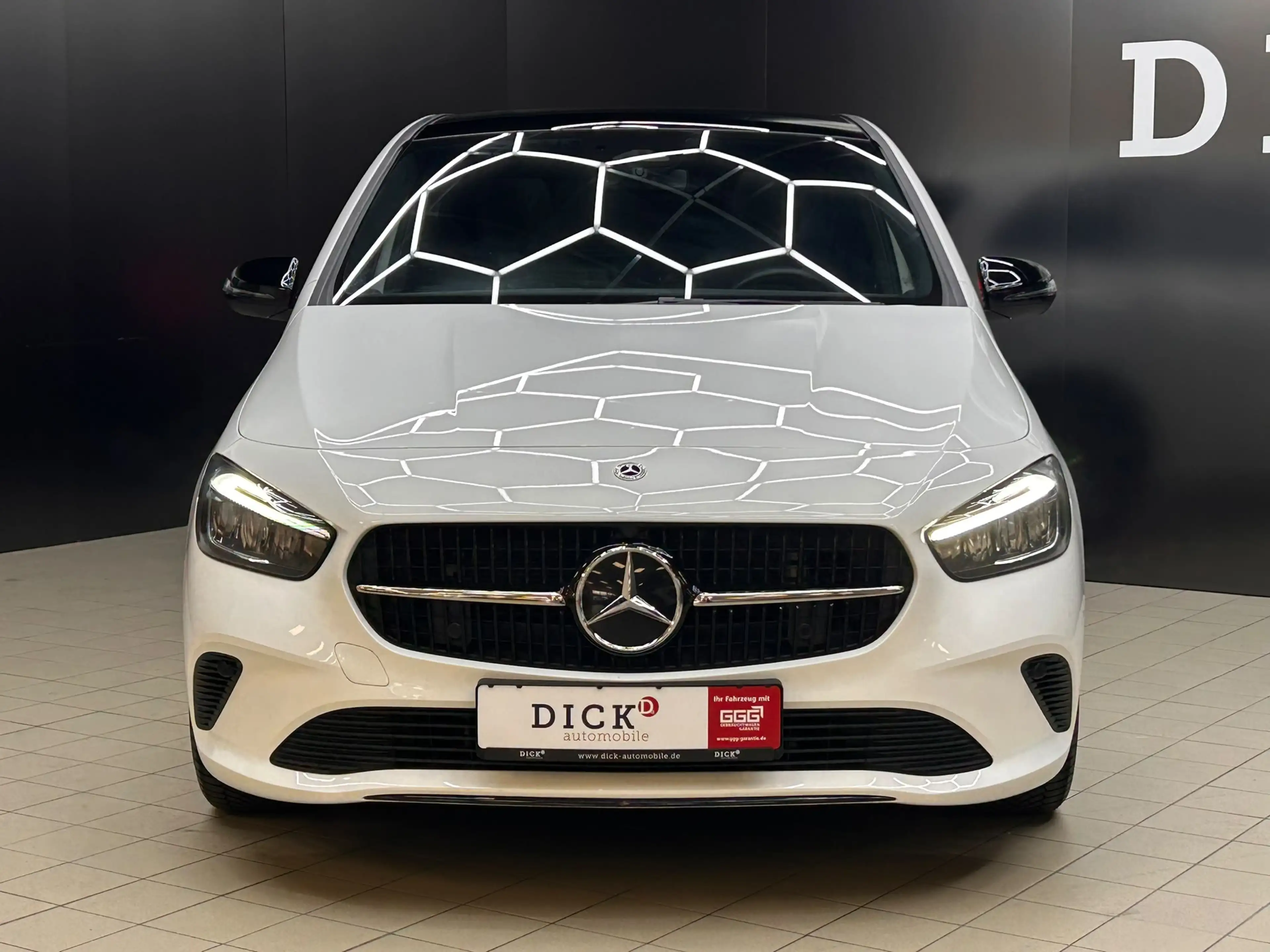 Mercedes-Benz B 200 Advanced Mild-Hybrid PANO+LED+SHZ+NAV+ACC+ — photo 2