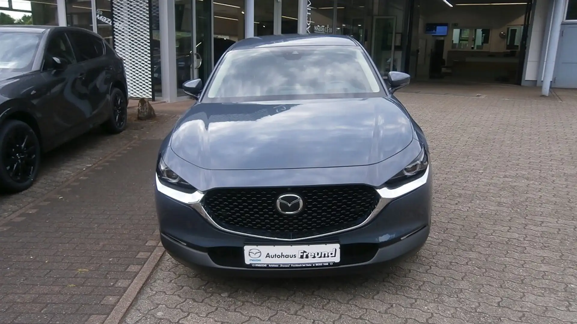Mazda CX-30 SKYACTIV-G 2.0 150PS M Hybrid Selection 2WD Grau - 2